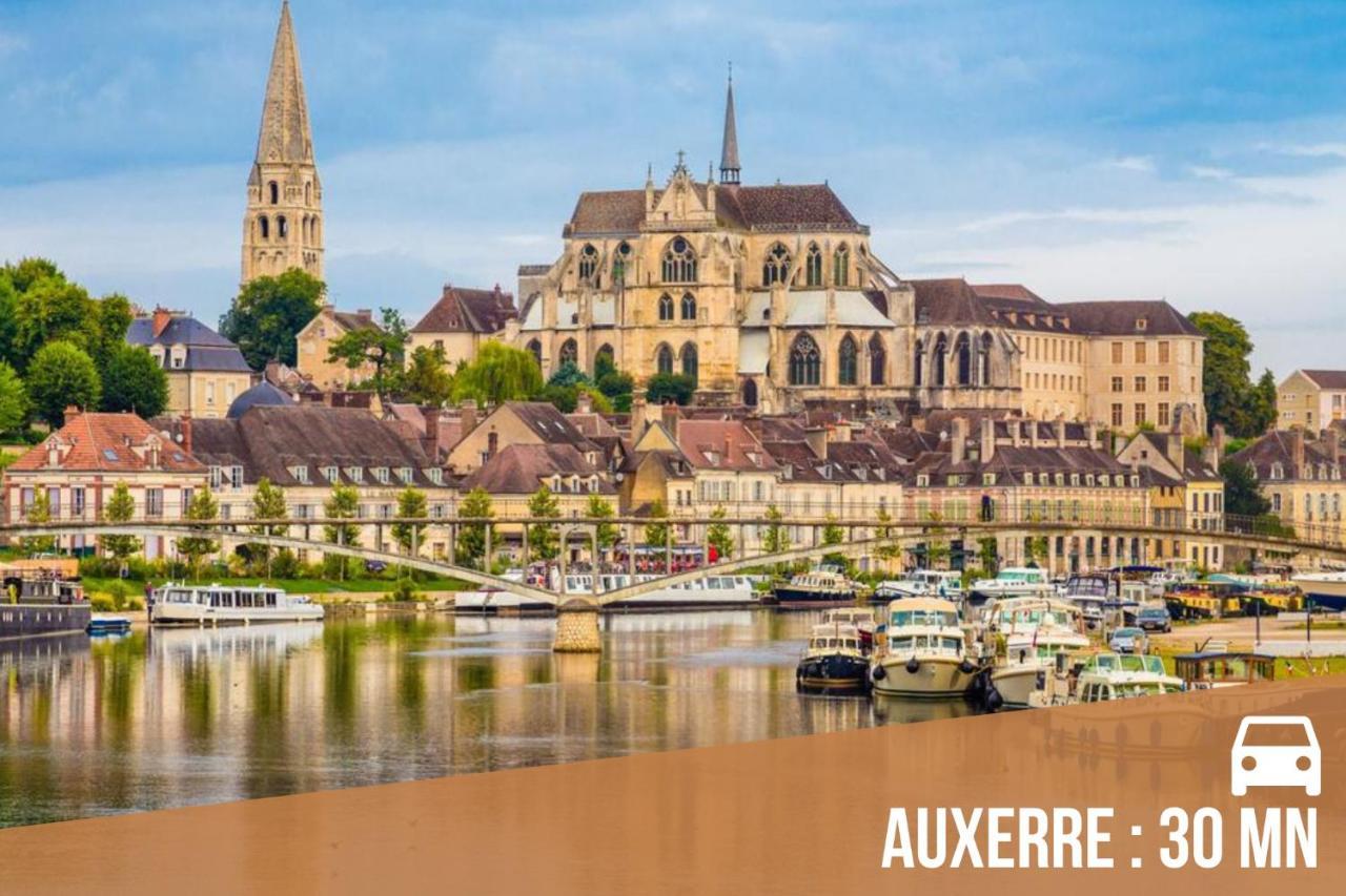 Black Cognac Joigny Exterior photo